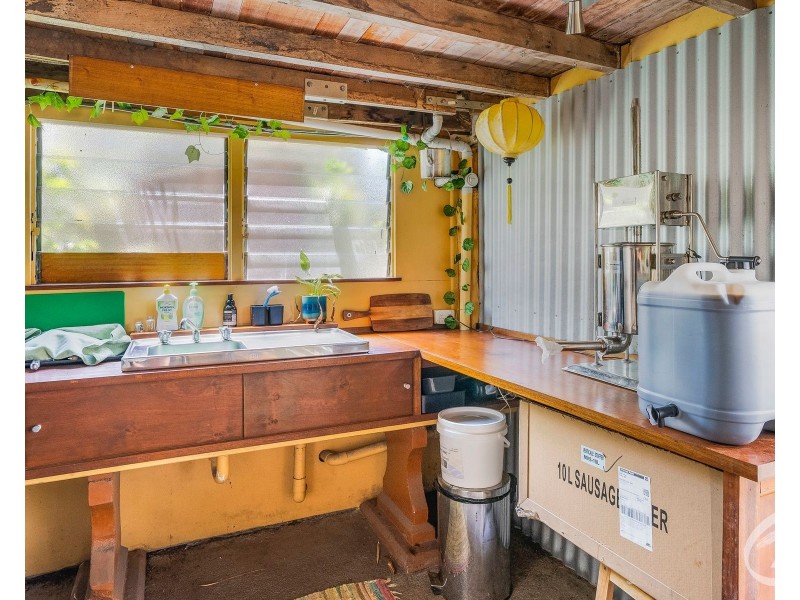 18-20 Ascot Avenue, Westcourt QLD 4870