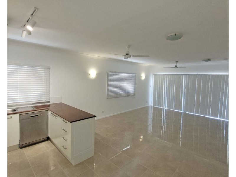 10/293-301 Esplanade, Cairns North QLD 4870