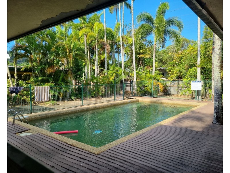 2/379 Mayers Street, Edge Hill QLD 4870