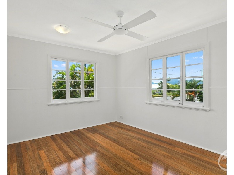 1/235 Aumuller Street, Westcourt QLD 4870