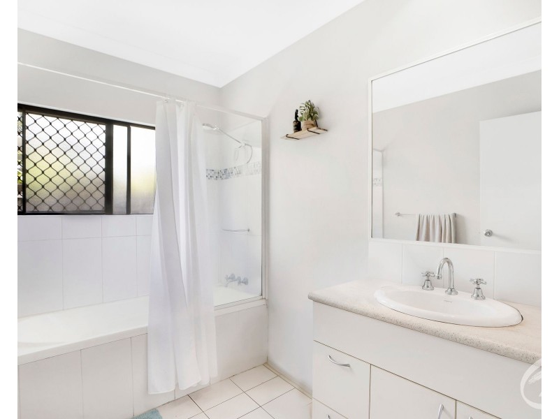 9 Petrie Close, Kewarra Beach QLD 4879