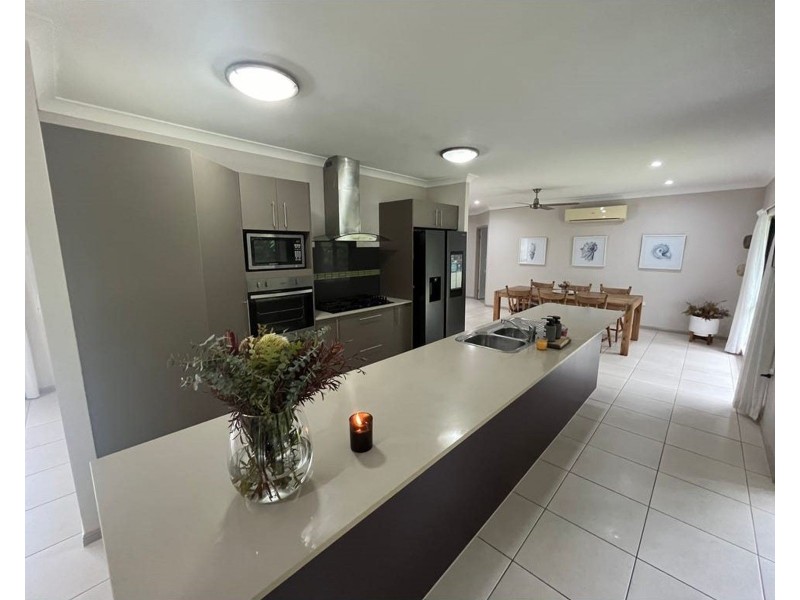 11 Stringer Close, Redlynch QLD 4870