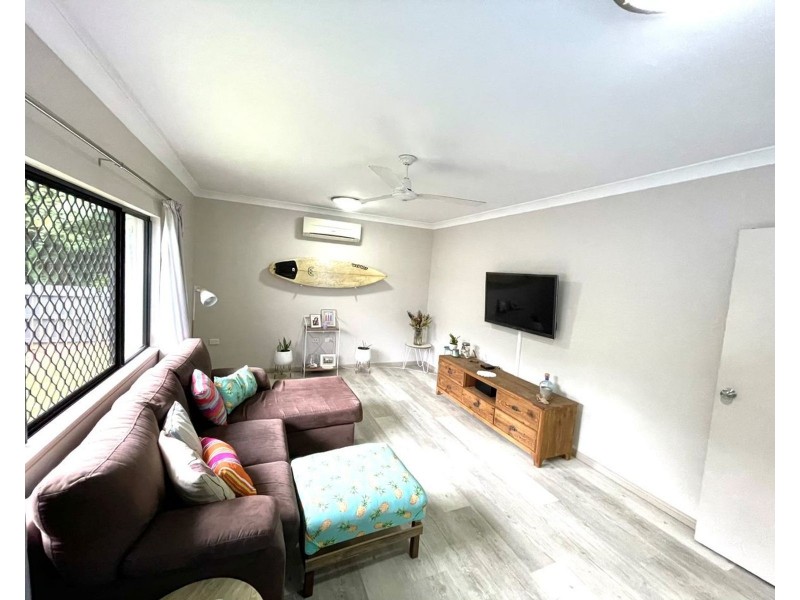 11 Stringer Close, Redlynch QLD 4870
