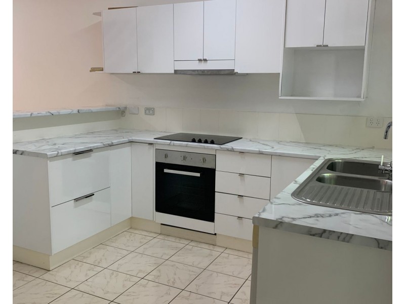 2/7 Macilwraith Street, Manoora QLD 4870