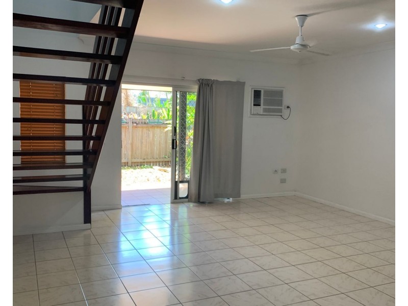 2/7 Macilwraith Street, Manoora QLD 4870