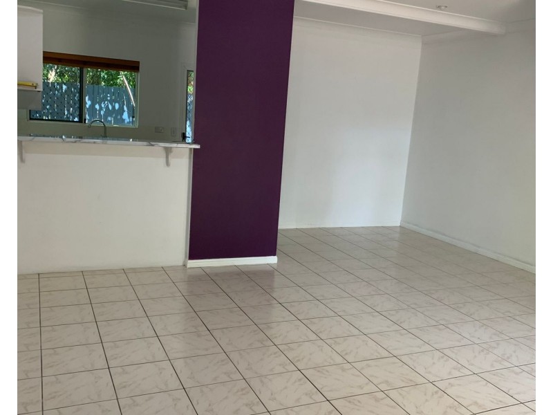 2/7 Macilwraith Street, Manoora QLD 4870