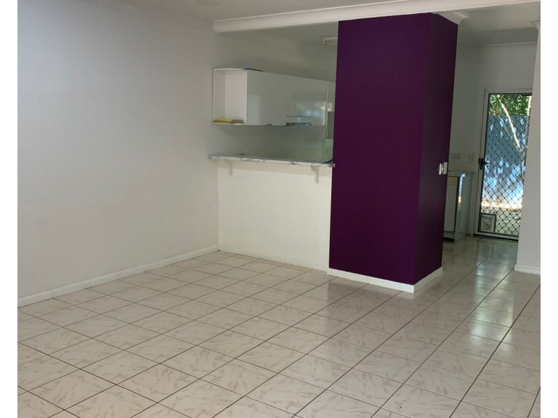 2/7 Macilwraith Street, Manoora QLD 4870