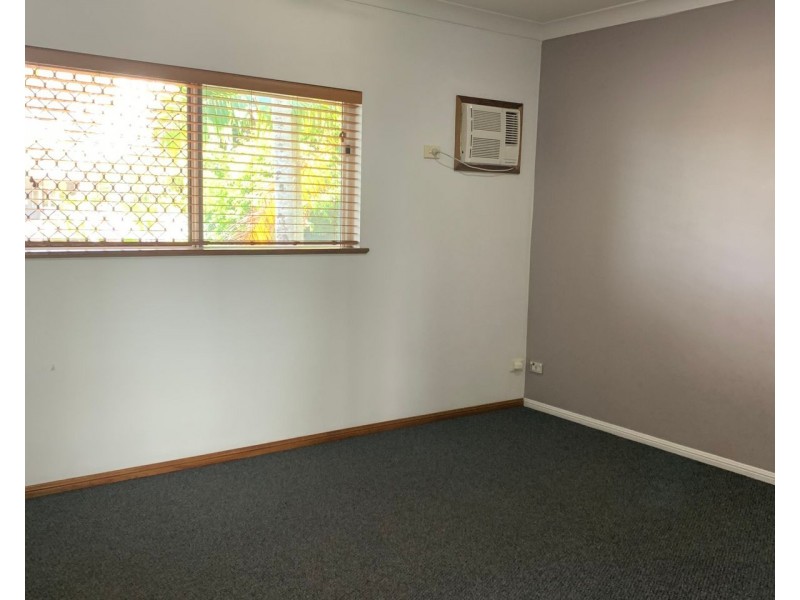 2/7 Macilwraith Street, Manoora QLD 4870