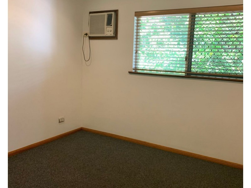 2/7 Macilwraith Street, Manoora QLD 4870