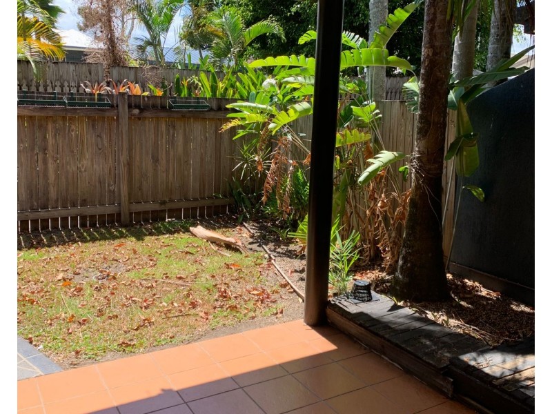 2/7 Macilwraith Street, Manoora QLD 4870