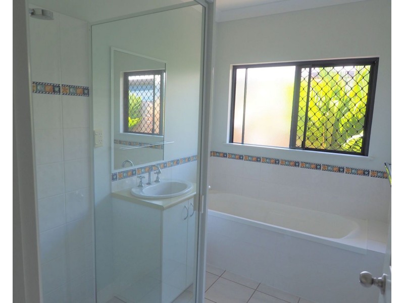 5 Mia Street, Kewarra Beach QLD 4879