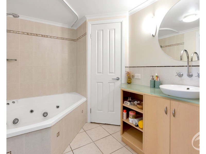 12/75 Spence Street, Cairns City QLD 4870