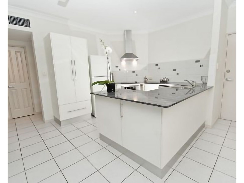 10/72-76 Digger Street, Cairns North QLD 4870