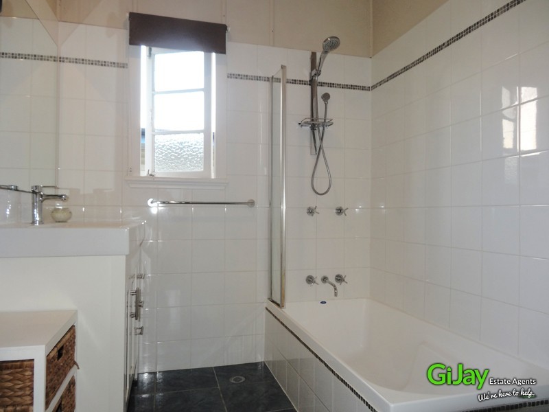 16 and 18 Perkins Street, Upper Mount Gravatt QLD 4122