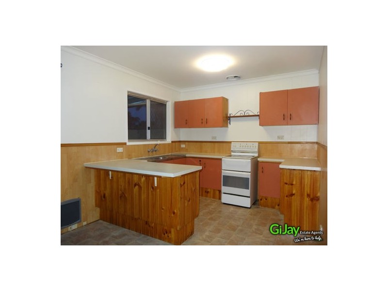 32 Waratah Drive, Crestmead QLD 4132