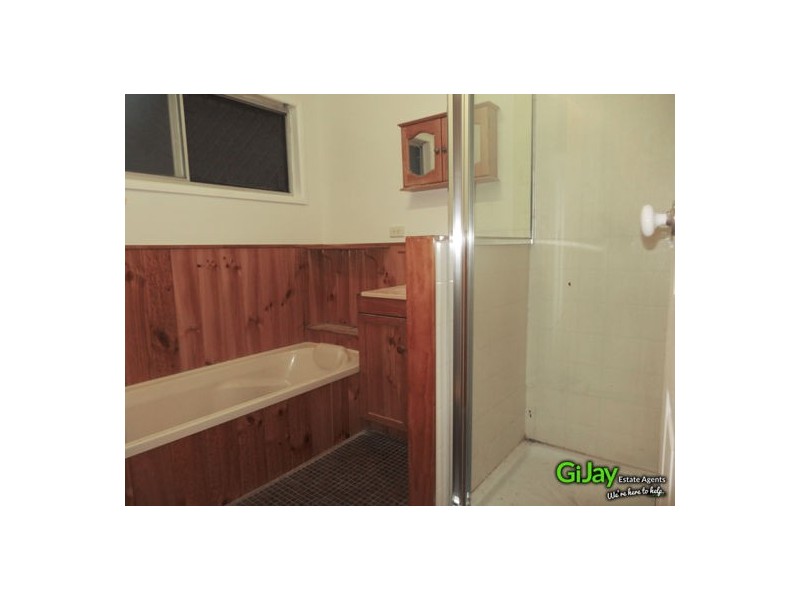 32 Waratah Drive, Crestmead QLD 4132