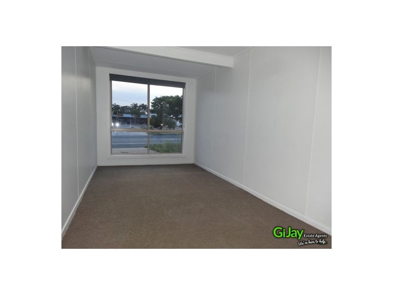 32 Waratah Drive, Crestmead QLD 4132