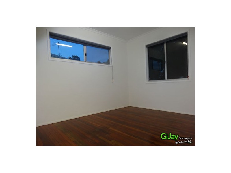 32 Waratah Drive, Crestmead QLD 4132