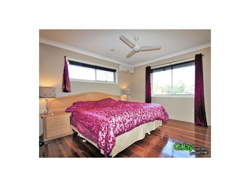 4 Jilloong St, Mansfield QLD 4122