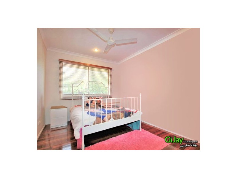 4 Jilloong St, Mansfield QLD 4122