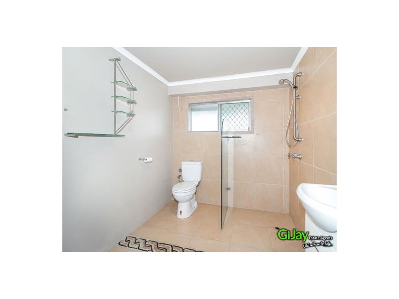 4 Jilloong St, Mansfield QLD 4122