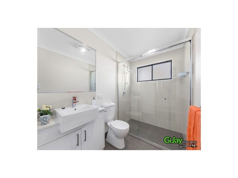 2/125 Ekibin Road, Annerley QLD 4103