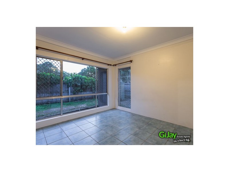4 Kidd St,, Robertson QLD 4109