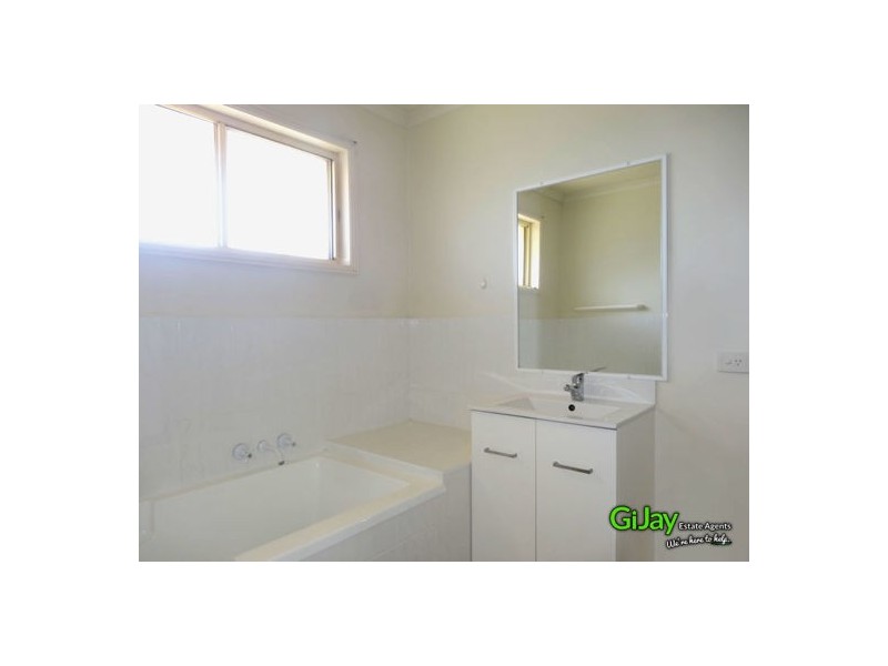 6 Bandar Court, Tanah Merah QLD 4128