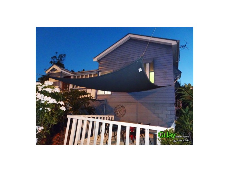 221 Juliette St, Greenslopes QLD 4120