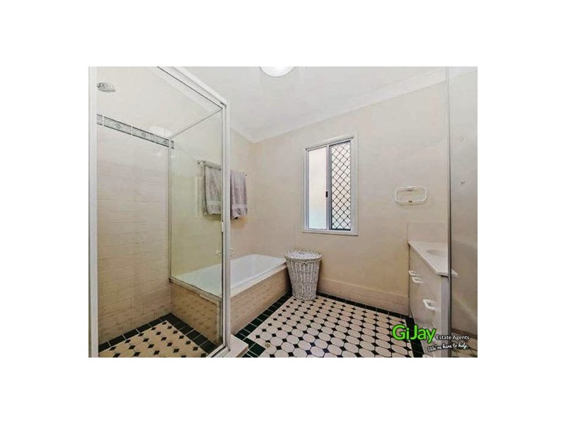 102 Mountain Street, Mount Gravatt QLD 4122