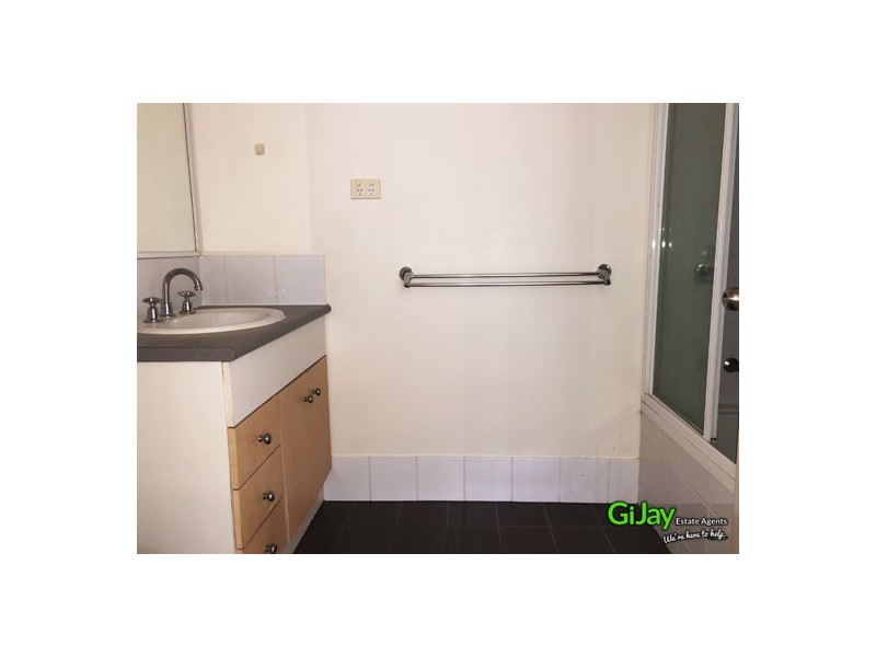 47/300 Sir Fred Schonell Drive, St Lucia QLD 4067