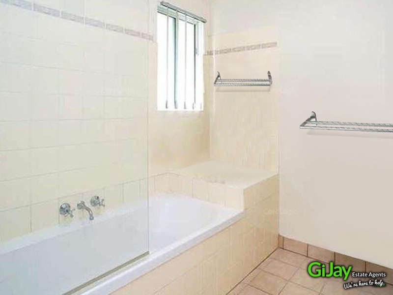 1/27-35 Lani Street, Wishart QLD 4122