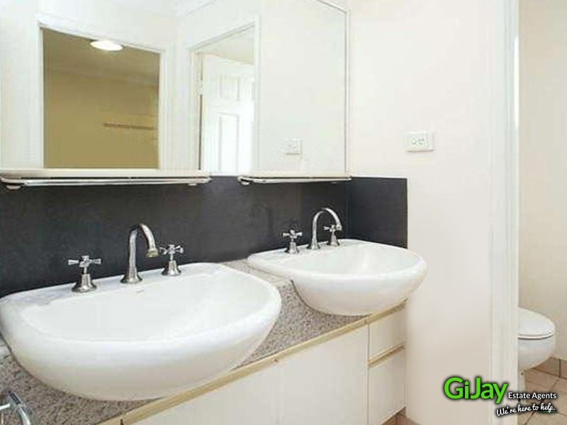 1/27-35 Lani Street, Wishart QLD 4122