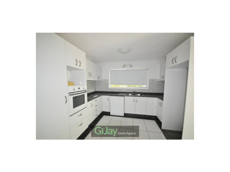 9 Oakdale St, Browns Plains QLD 4118
