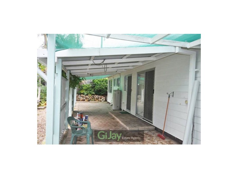 9 Oakdale St, Browns Plains QLD 4118