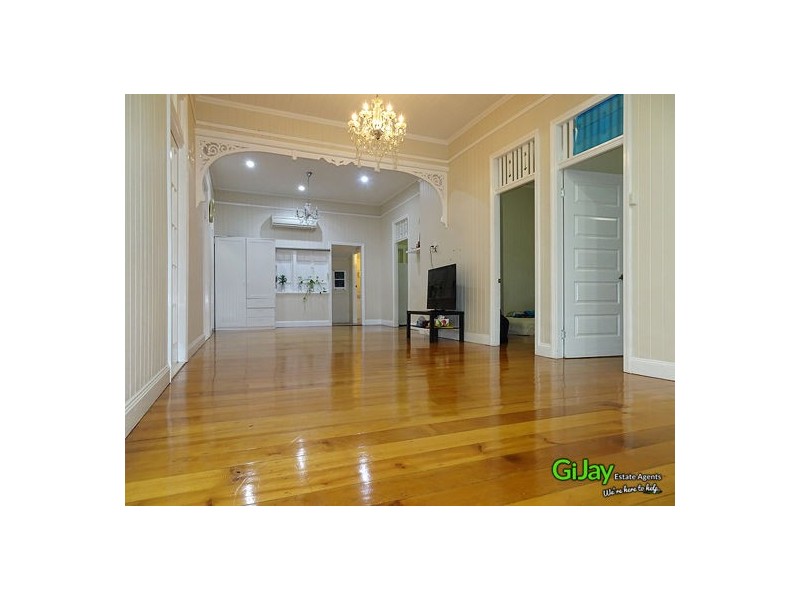 221 Juliette St, Greenslopes QLD 4120