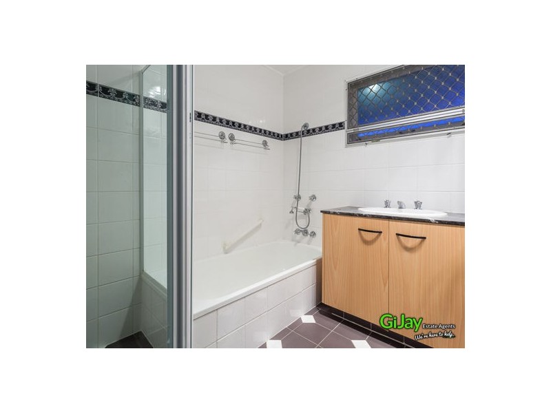 71 Troughton Rd, Sunnybank QLD 4109
