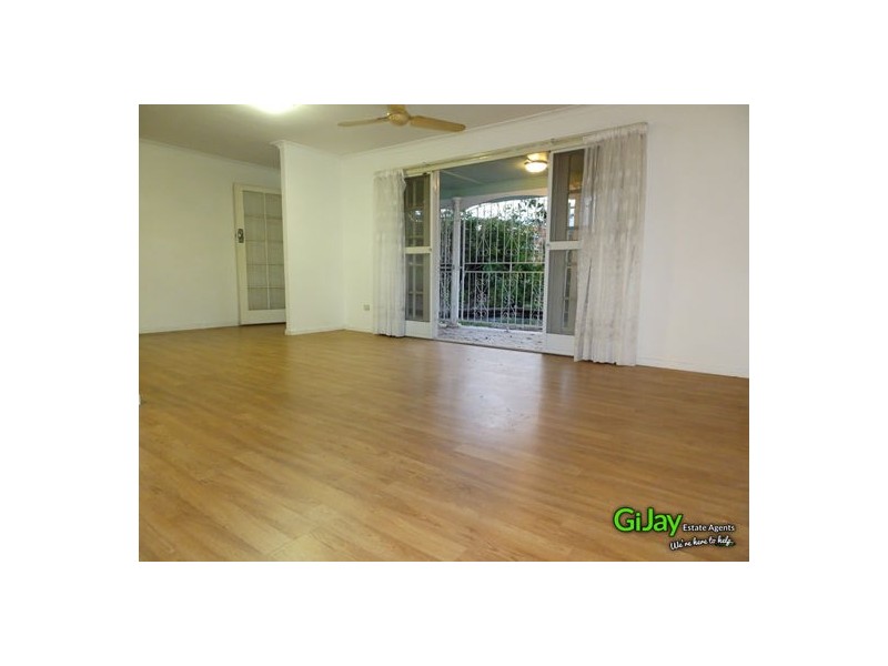 44 Macadamia St, Macgregor QLD 4109