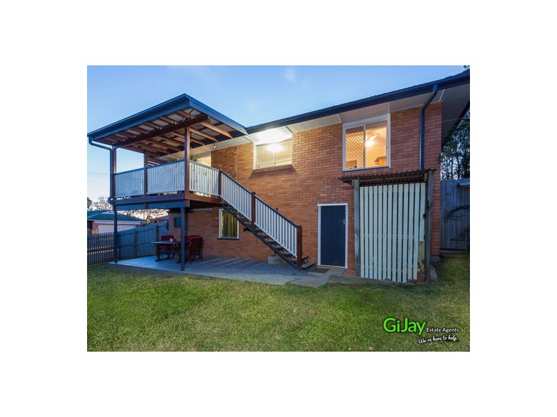 7 Cresthaven Dr, Mansfield QLD 4122