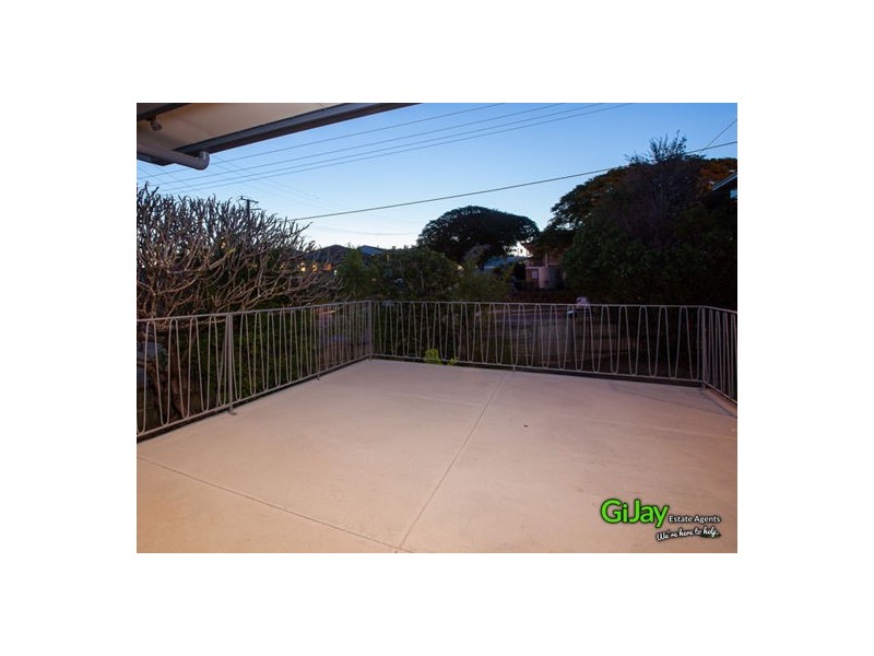 7 Cresthaven Dr, Mansfield QLD 4122