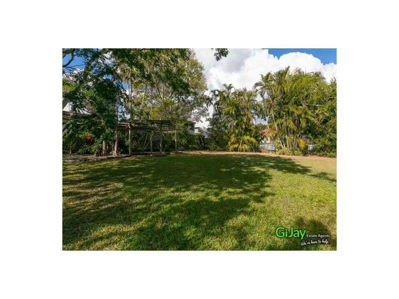 819A Cavendish Road, Holland Park QLD 4121