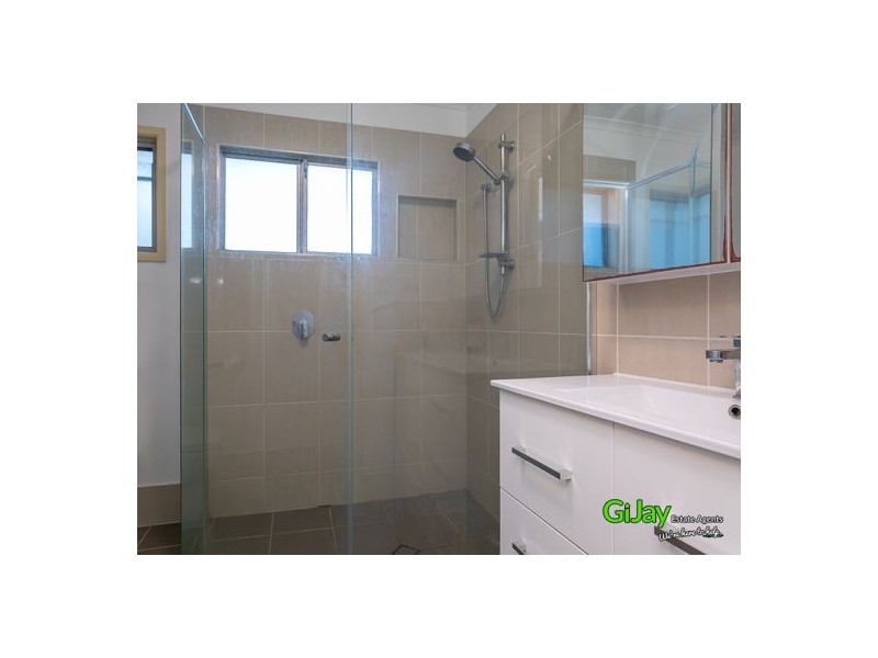 57 Dobbs St, Holland Park West QLD 4121