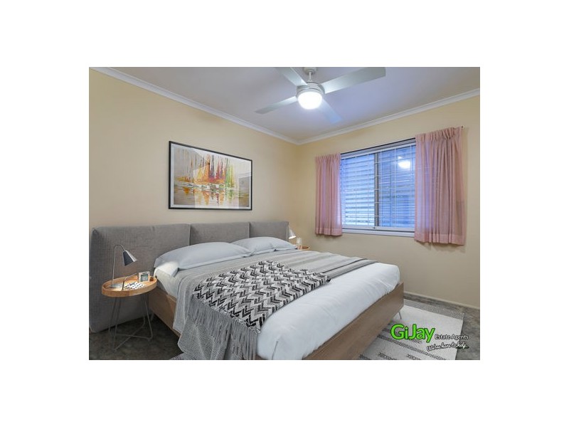 57 Dobbs St, Holland Park West QLD 4121