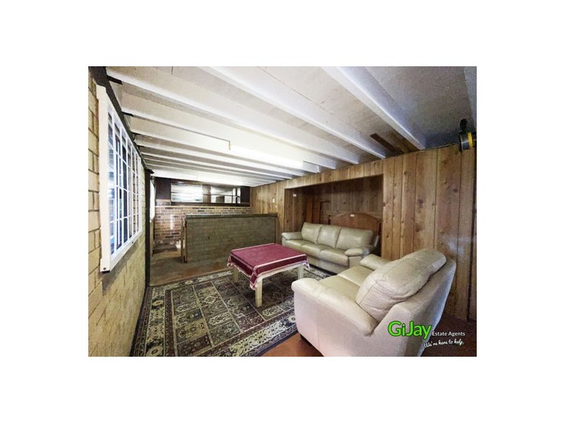 57 Dobbs St, Holland Park West QLD 4121