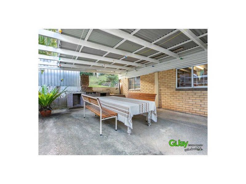57 Dobbs St, Holland Park West QLD 4121