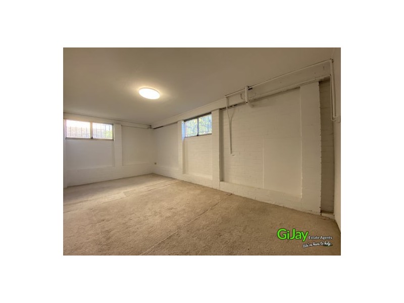 10 Blackwattle St, Macgregor QLD 4109