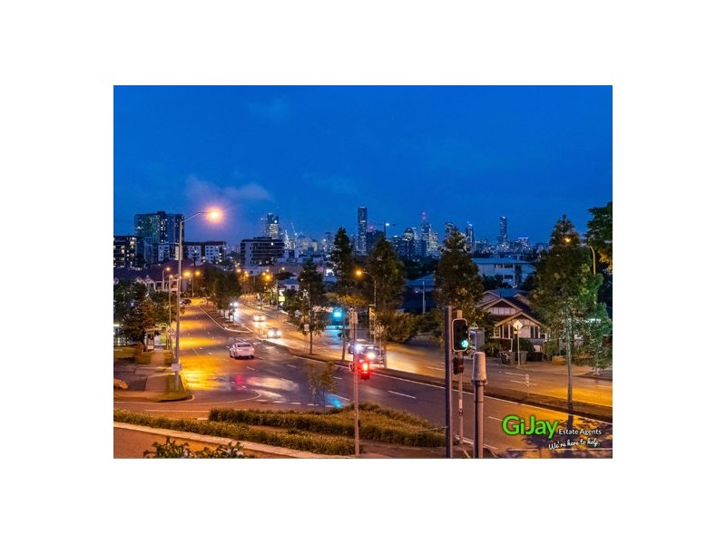 221 Juliette Street, Greenslopes QLD 4120