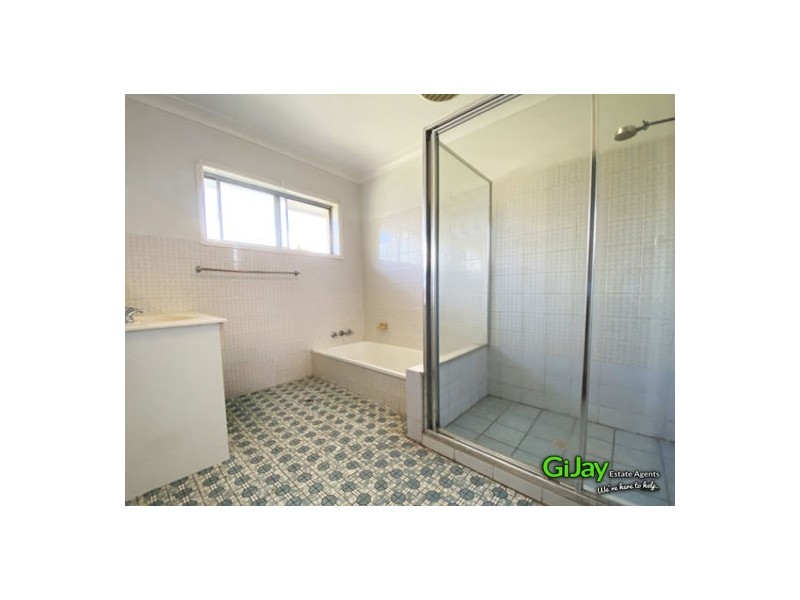 25 Novello Street, Mansfield QLD 4122