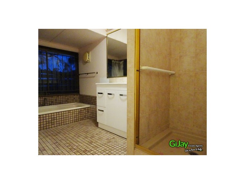 44 Macadamia Street, Macgregor QLD 4109