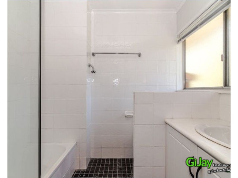 6 Tingi Avenue, Tanah Merah QLD 4128